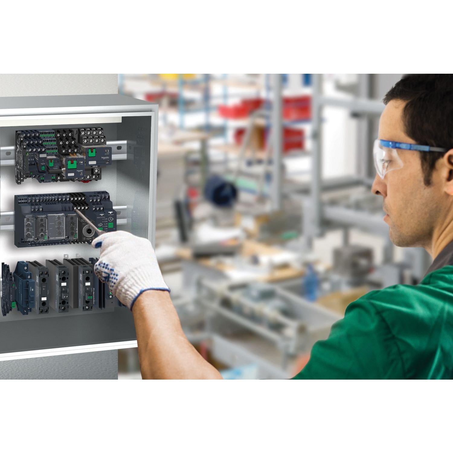 Picture of Universal plug in relay, Harmony Electromechanical Relays, 10A, 2CO, with LED, lockable test button, 230V AC