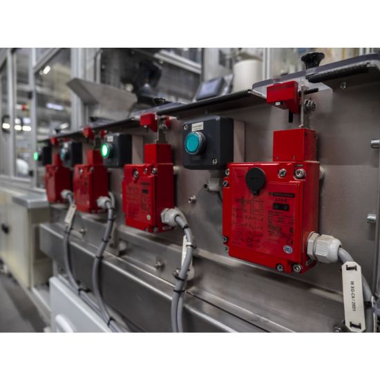 Picture of Single contact block with body fixing collar, Harmony XB5, plastic, screw clamp terminal, 1NO+1NC