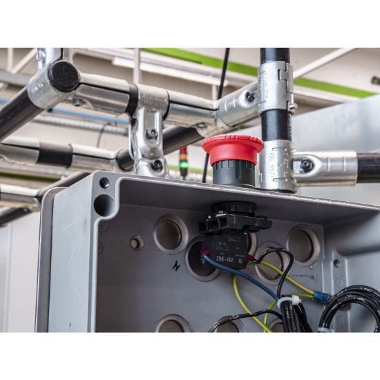 Picture of Single contact block with body fixing collar, Harmony XB5, plastic, screw clamp terminal, 2NO