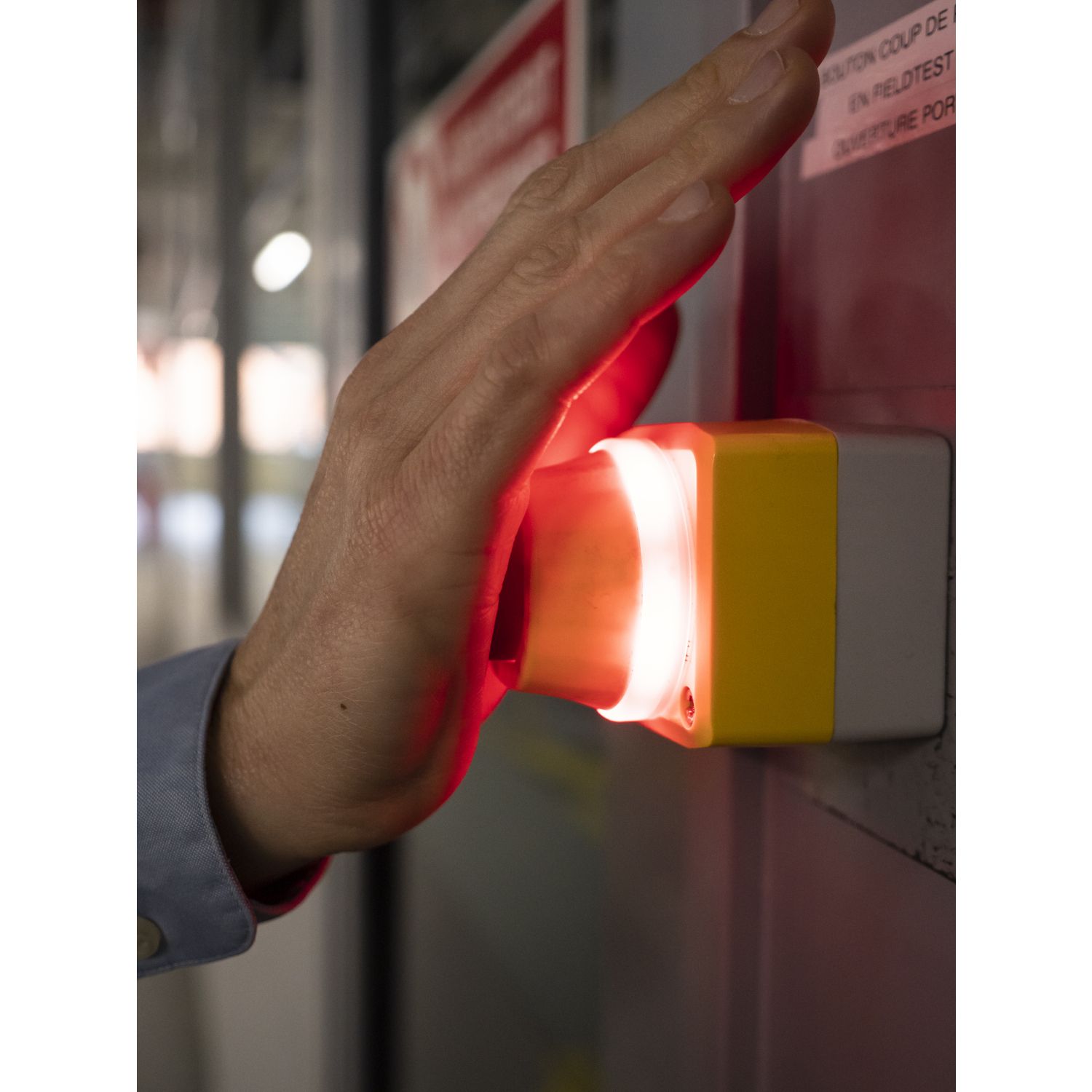 Picture of Head for illuminated push button, Harmony XB5, dark grey plastic, orange flush, 22mm, universal LED, push push, unmarked