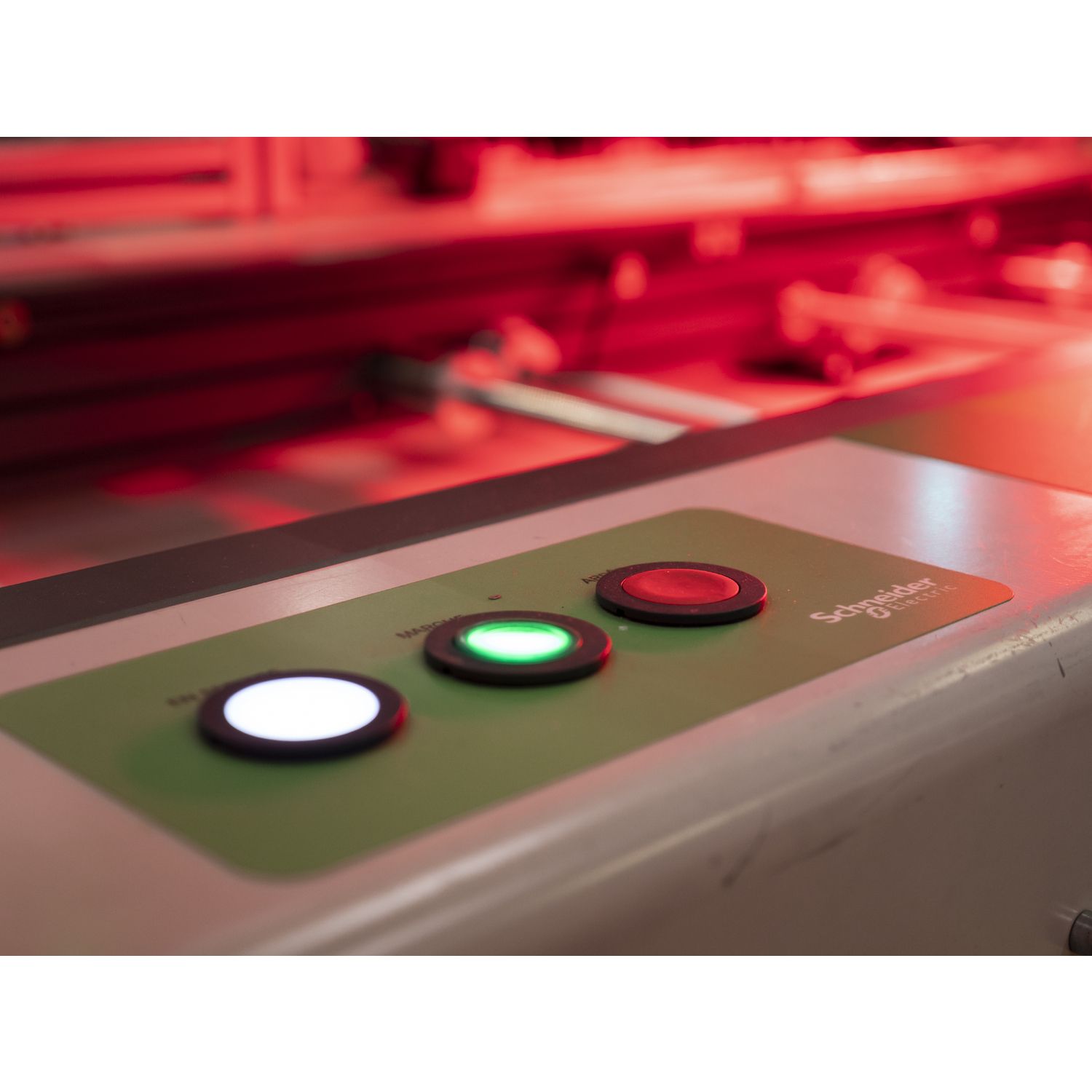Picture of Head for illuminated selector switch, Harmony XB5, universal LED,  orange handle, 22mm, 3 positions, stay put