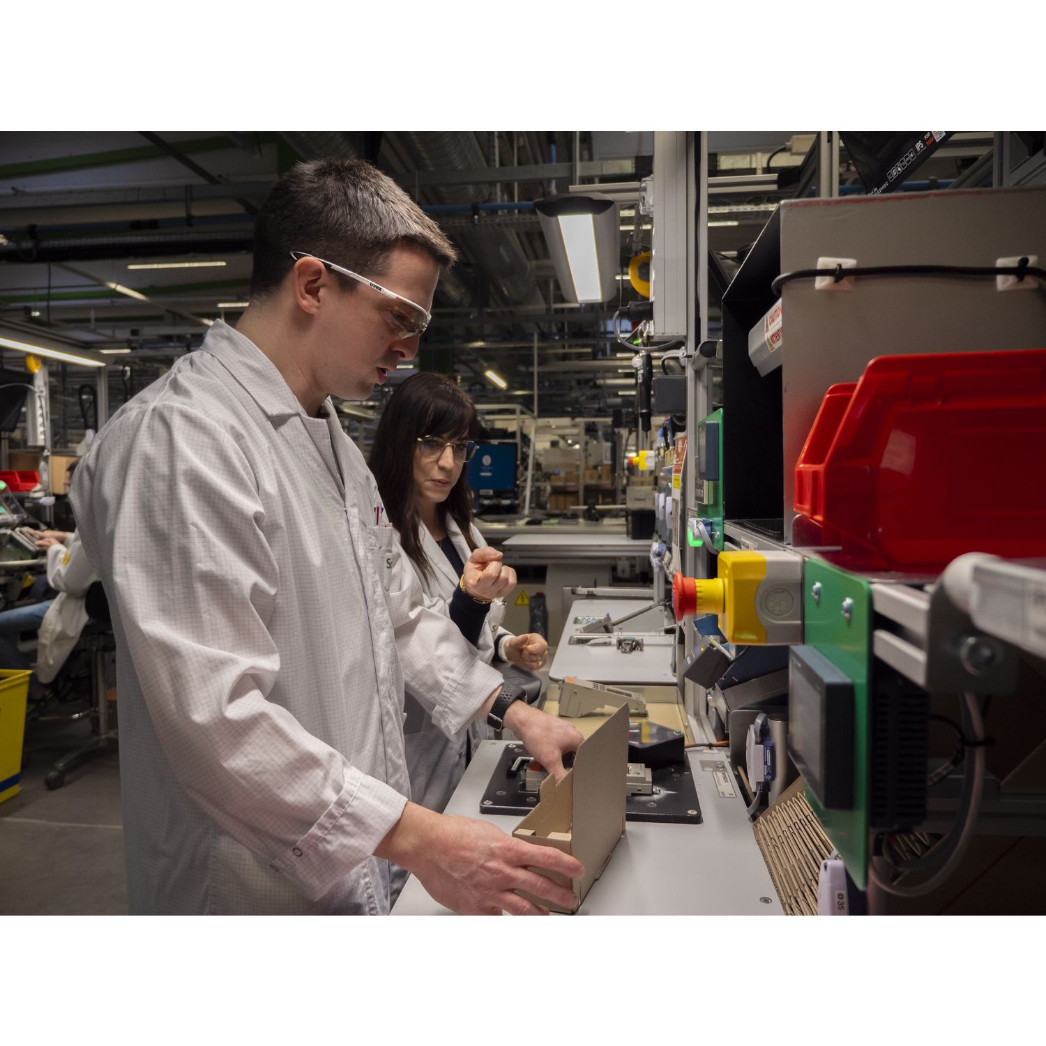 Picture of Light block for head 22mm, Harmony XAL, universal LED, mounting in back of enclosure, screw clamp terminal, 48…120V AC DC