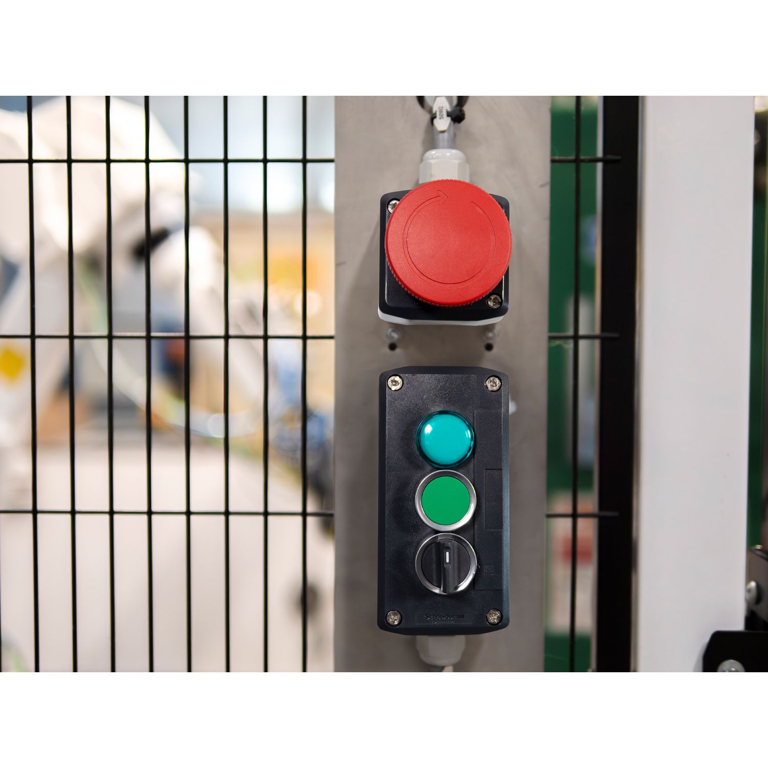 Picture of Monolithic pilot light, Easy Harmony XA2, plastic, yellow, 22mm, integral LED, screw clamp terminals, 220V DC