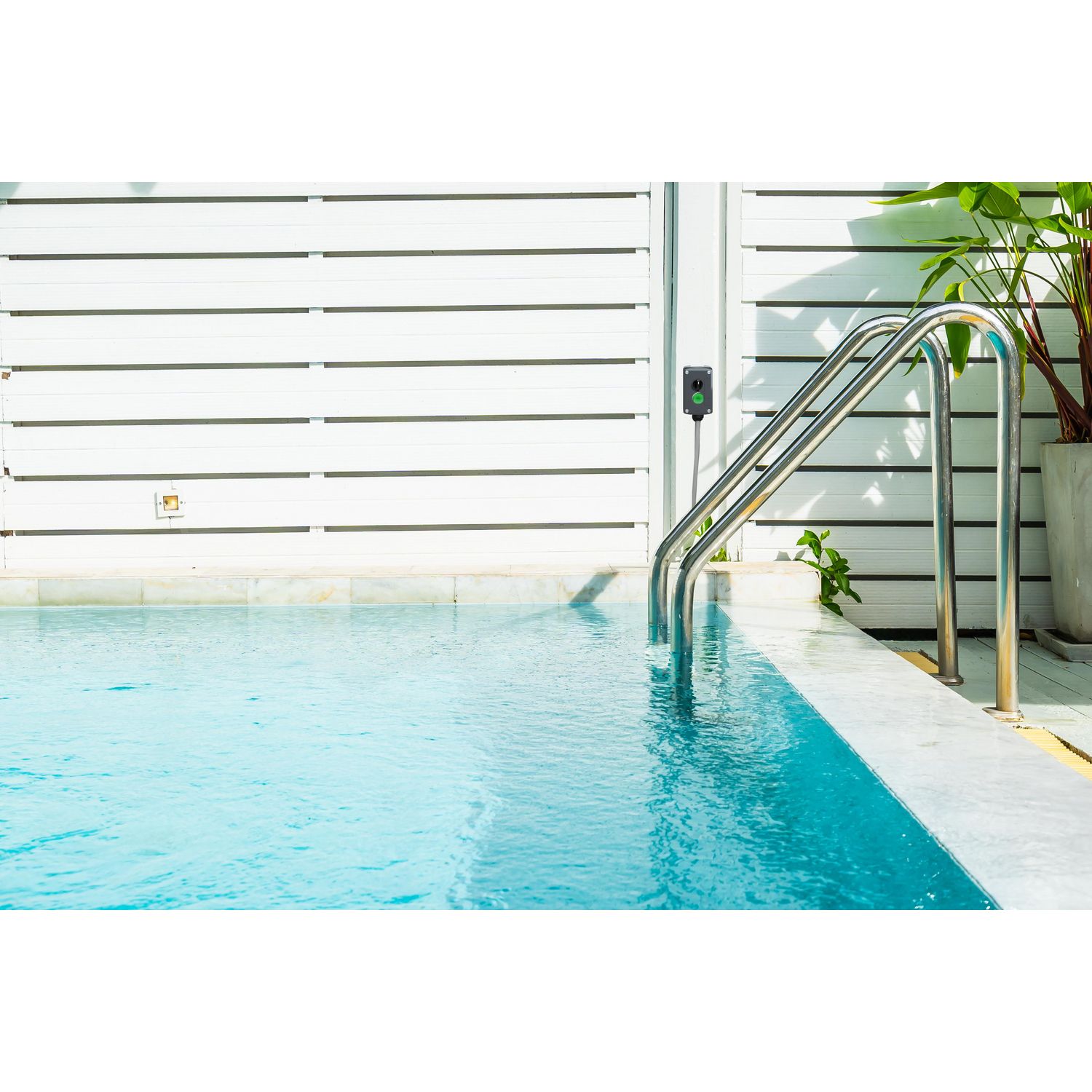 Picture of Monolithic selector switch, Harmony XB7, plastic, black, 22mm, stay put, 2 positions, stay put, 1NO