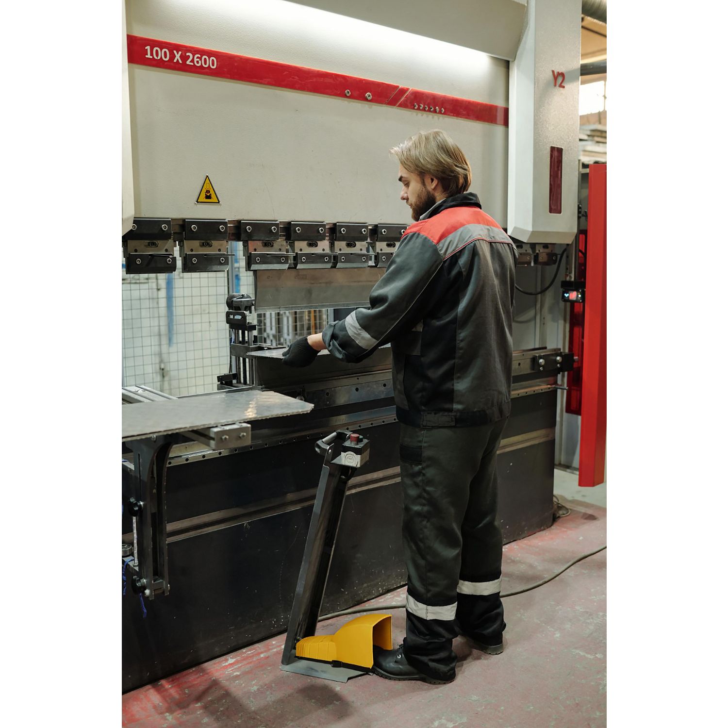 Picture of Single foot switch, Harmony XPE, plastic, black, without cover, 1 step, 1 contact 1NC+NO, IP43