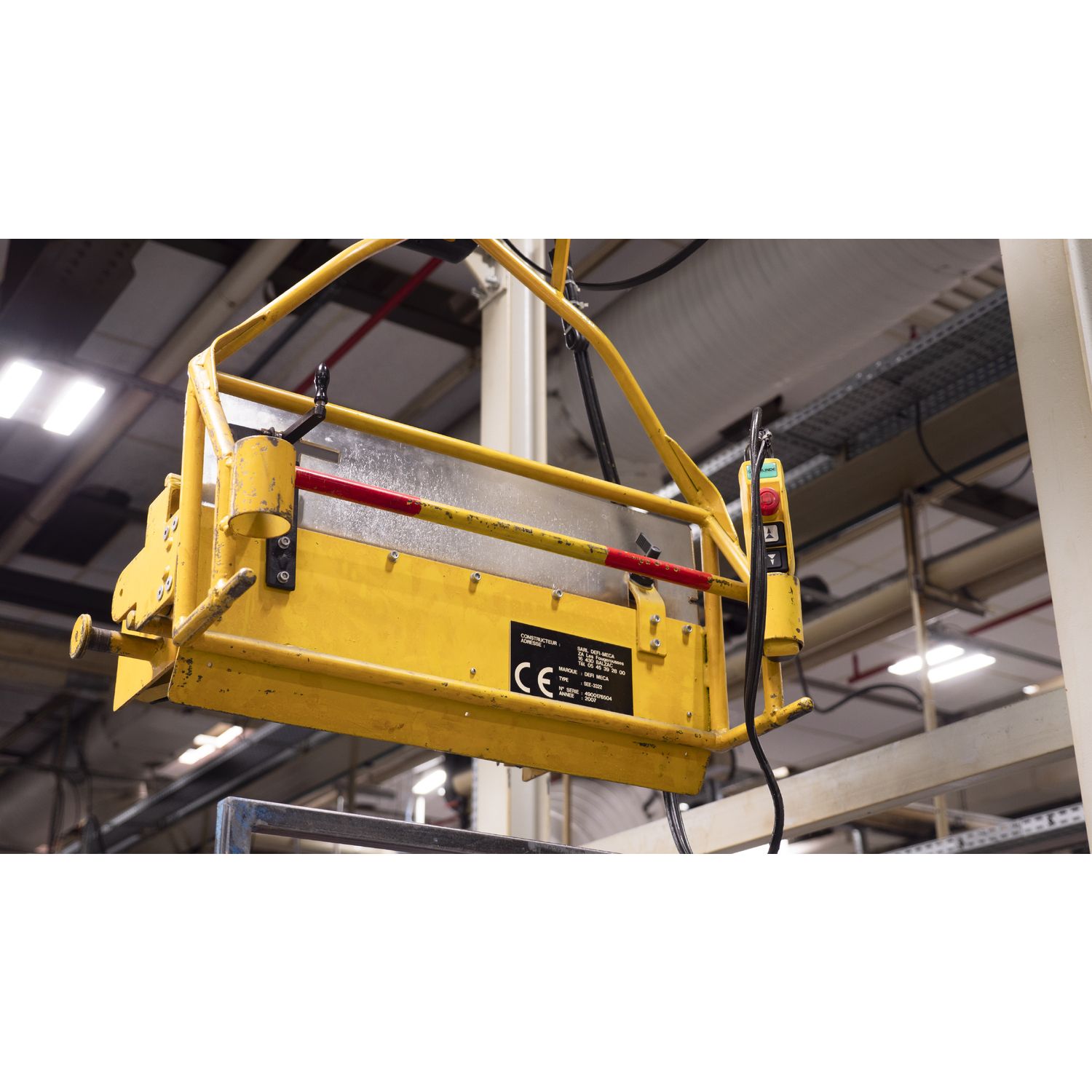 Picture of Head for push button, Harmony XAC, plastic, yellow, booted, spring return