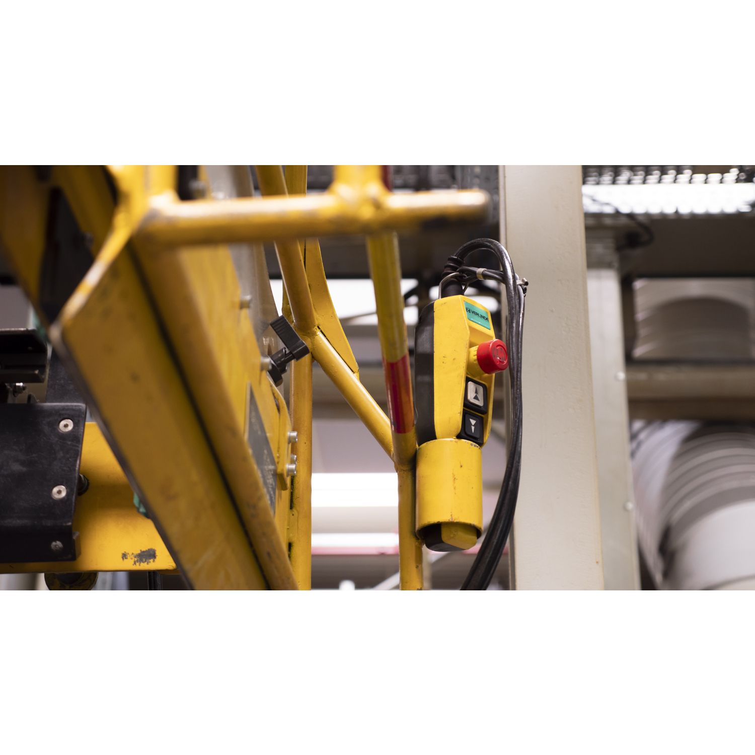 Picture of Single contact block, Harmony XAC, spring return, screw clamp terminal, 1NO+1NC