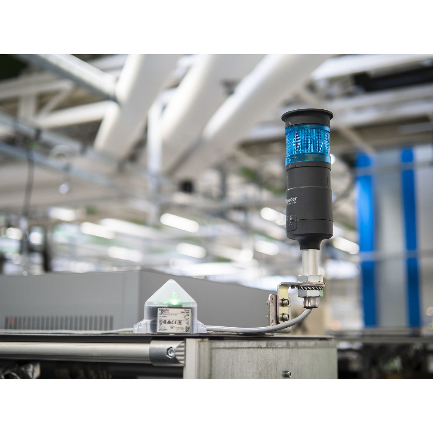 Picture of Wireless and batteryless range, Harmony XB5R, passive antenna to pass through a wall, cable 0.9m, connector SMA female