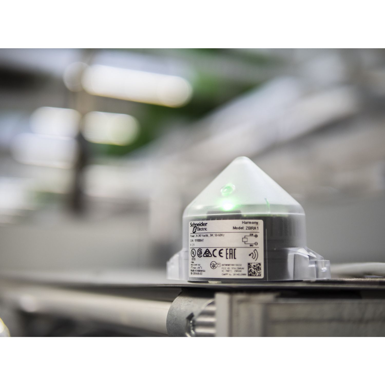 Picture of Wireless and batteryless range, Harmony XB5R, passive antenna to pass through a wall, cable 0.9m, connector SMA female