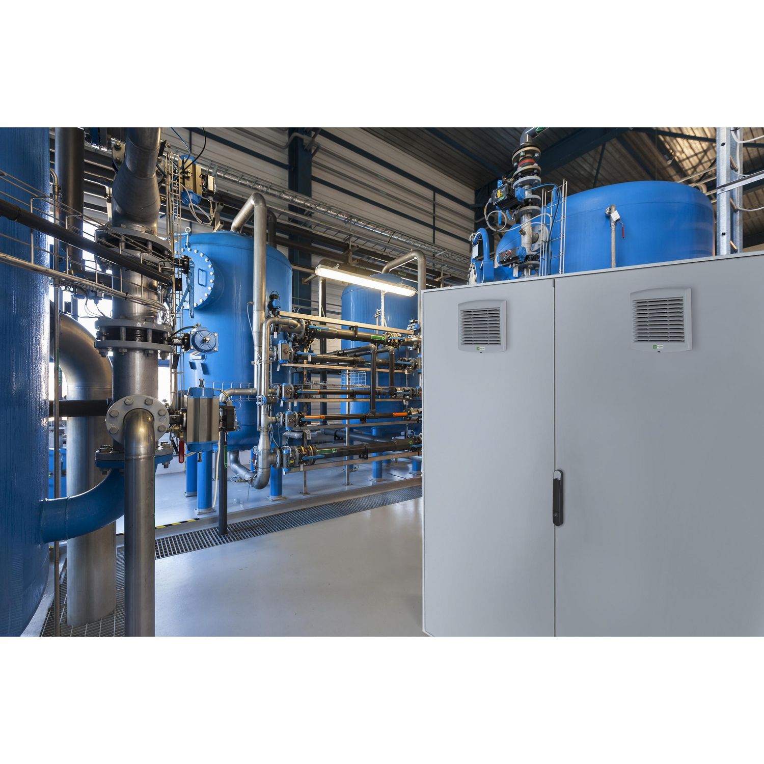 Picture of Spacial SM compact enclosure with mounting plate - 2000x1200x600 mm