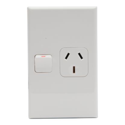 Picture of Socket Outlet 600 Series - Single switched - Assembled - Vertical - 250 V - 10 A - White