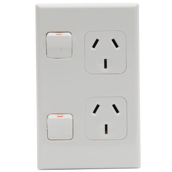 Picture of Socket Outlet 600 Series - Twin switched - Assembled - Vertical - 250 V - 10 A - White