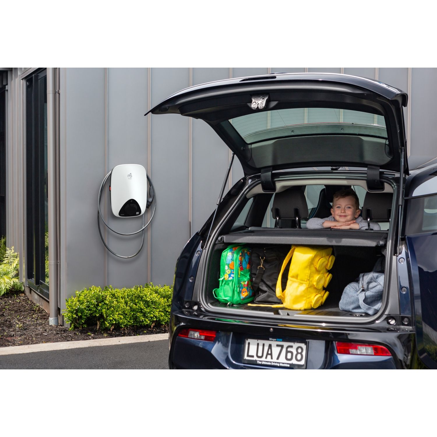 Picture of Charging station, EVlink Home, 1P+N, 1xT2, 7.4kW, 32A, with RDC-DD