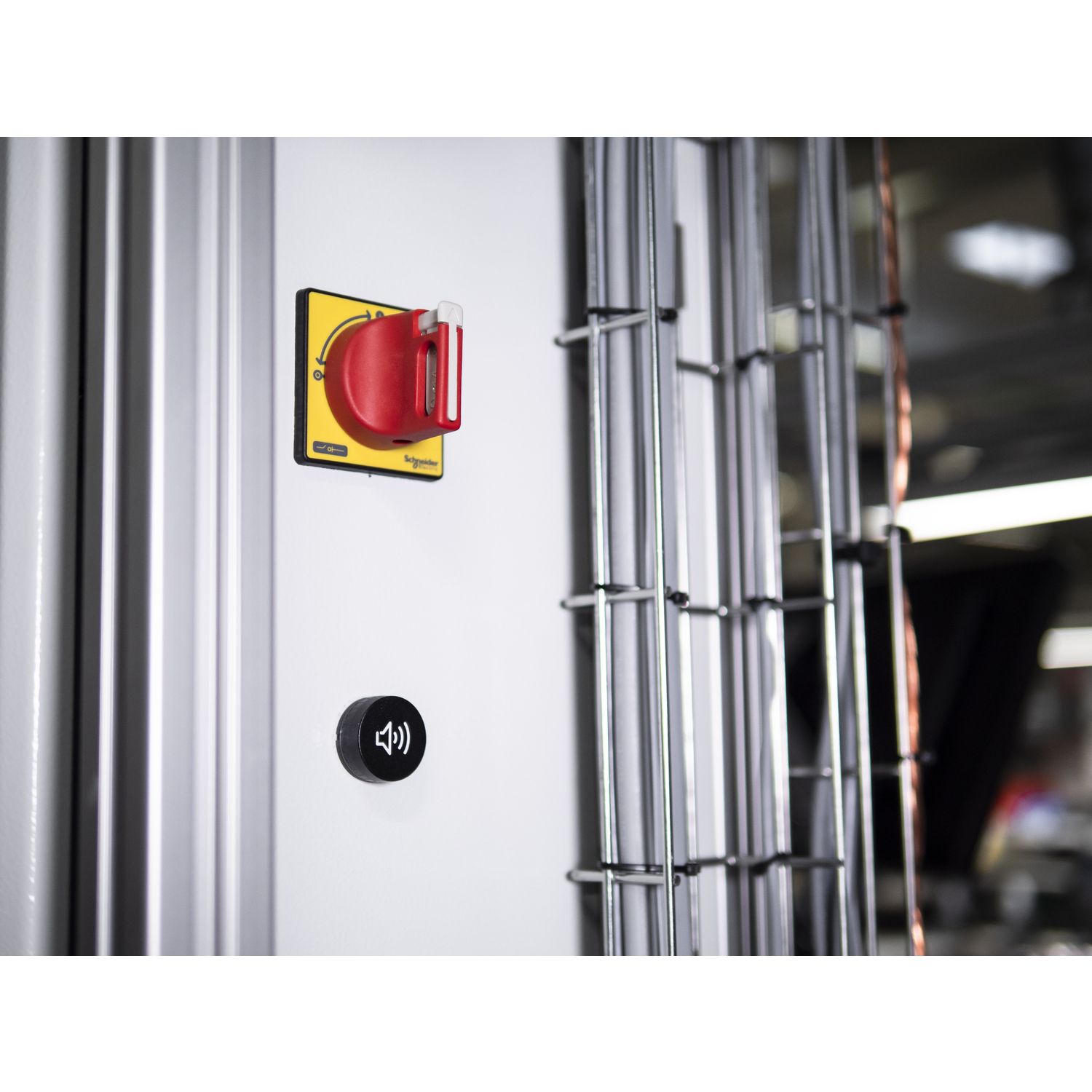 Picture of Head for illuminated push button, Harmony XB5, red flush, 22mm, universal LED, spring return, clear boot, unmarked