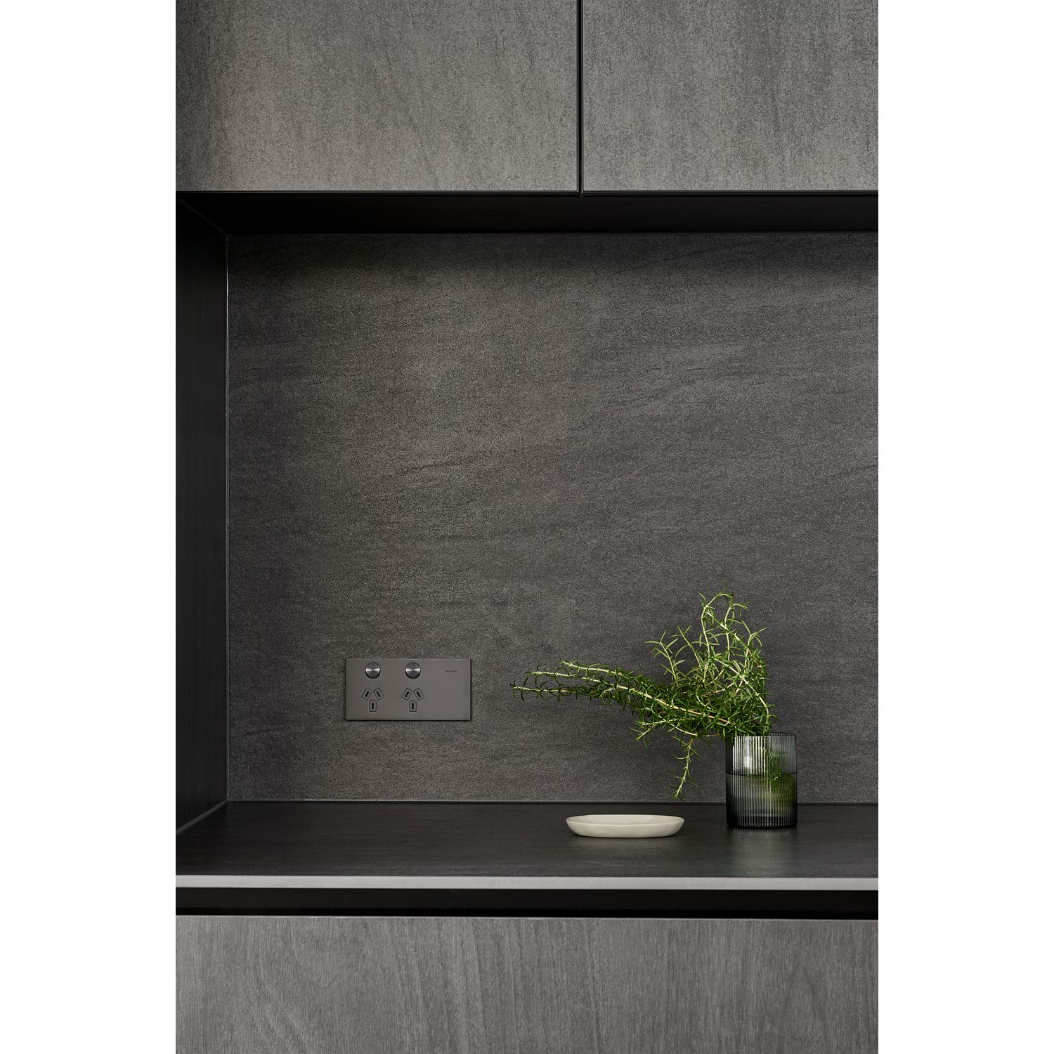 Picture of Grid Plate and Cover, Clipsal Solis T Series, 3 Gang, Communication plate less mechs