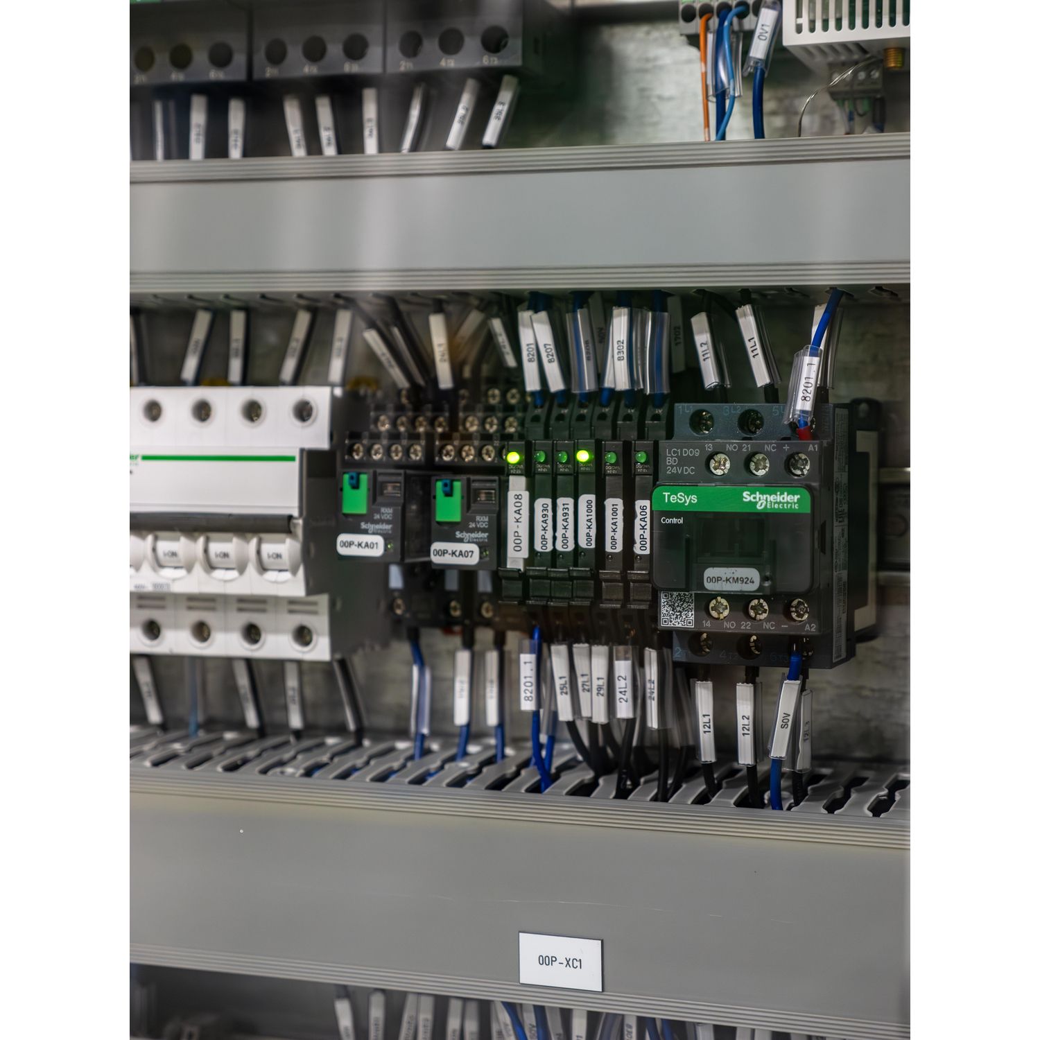 Picture of Bus jumper, Harmony Electromechanical Relays, Connection Accessory, 20 poles, for RSLZ, SSLZ push-in sockets