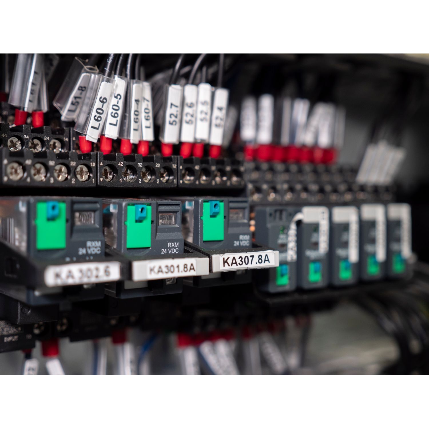 Picture of miniature plug in relay, Harmony Electromechanical Relays, 10A, 3CO, lockable test but to n, 120V AC
