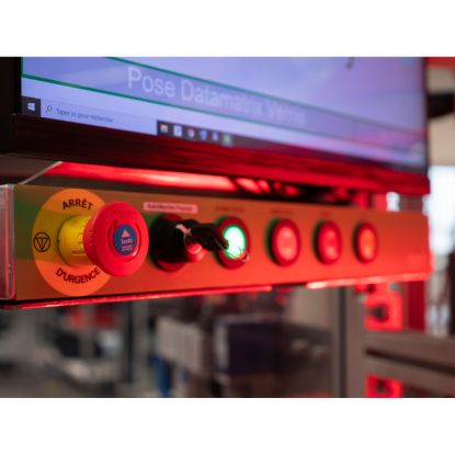 Picture of Pushs button reset for 17...120mm actuation distance, Harmony XB5, plastic, flush, blue, 22mm, marked R