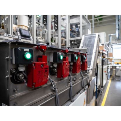 Picture of Push to test pilot light, Harmony XB5, universal LED,  red, plastic, 22mm, 110...120V